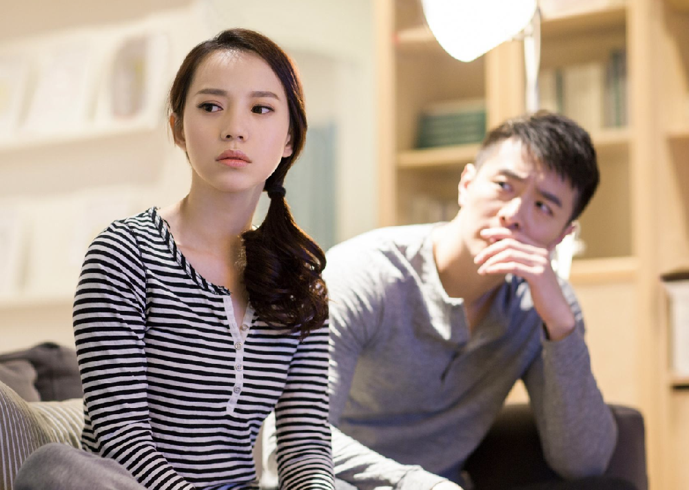 深圳出轨调查公司：我老婆一直介意我有过一次背叛，我改如何帮助她，迈过这个心坎呢？